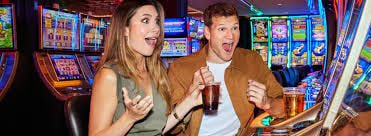 k99 APP မှတဆင့် Sportsbook Esports Live Casino ကစားနေသောမြင်ကွင်း
